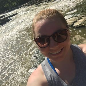 Meet your Posher, Emily